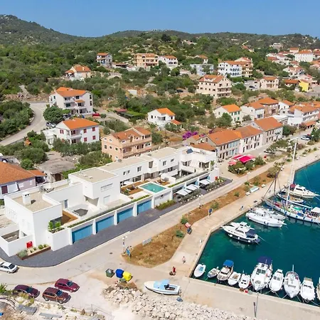 Maiora Luxury Island * Sali