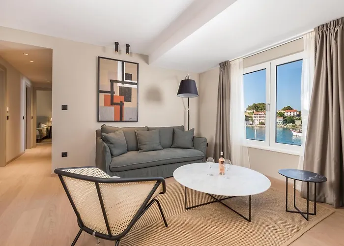 Maiora Luxury Island * سالي