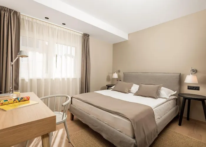 Maiora Luxury Island סאלי