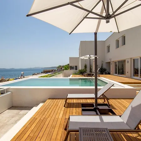 Maiora Luxury Island * סאלי