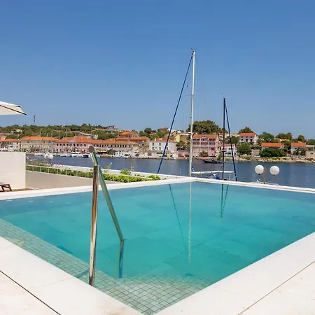 Maiora Luxury Island Lägenhet *