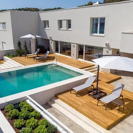 Maiora Luxury Island